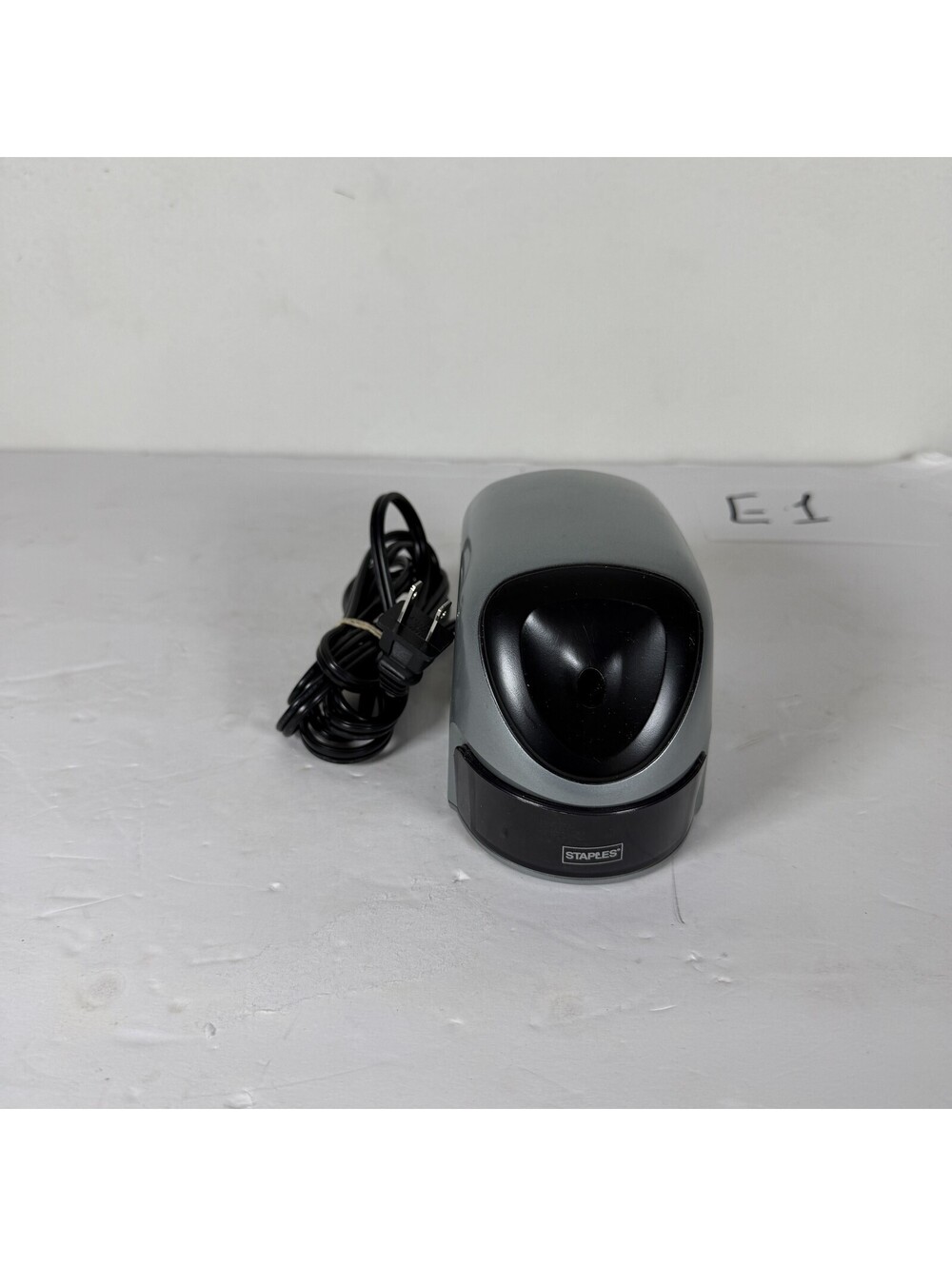 Staples Electric Pencil Sharpener Model 34462 Gray Office Supply E1
